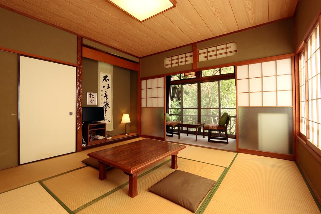 Ichiyo Yugawara Bagian luar foto